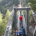 Structure imposante que cette passerelle