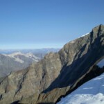 Täschhorn (4491 m) et Dom des Mischabel (4545 m) depuis le sommet.