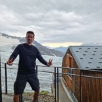 Bruno qui prend la pose devant le glacier du Tour